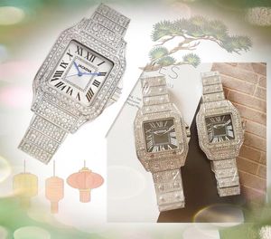 Couple femmes hommes set tari￨re habitants montrent luxury fashion cristal diamants ring quartz carr￩ cadran romain en acier inoxydable or argent￩ bracelet bracelet wristwatch