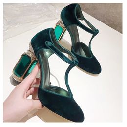 Zapatos de vestir de boda de terciopelo verde corte para mujer, tacones de cristal con correa en T, zapatos de tacón para mujer