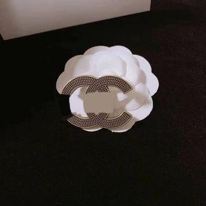 Estilo de la corte Broche Broch Broches de joya de diseñador para mujeres Joyas de regalo de bodas de encanto de mujeres Alta calidad