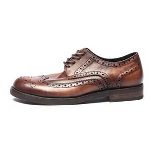 Vache Brogue mode sculpté messieurs en cuir Style britannique hommes Oxfords robe de mariée chaussures hommes appartements 99