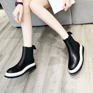 Botines Chelsea de cuero de vaca Botines Chelsea con bordes elásticos Ribete en contraste Puntada abierta marca Ribbon Loop Short famoso diseñador mujer Bota Versatilidad diaria