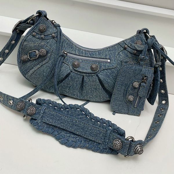 Cowboy Diamond Buckle Motorcycle Bag Designer Crossbody Bag Three in One Women Single Shoulder Tendencia del remache de mujeres Decoración cero billetera y espejo Blue Cowboy Bag