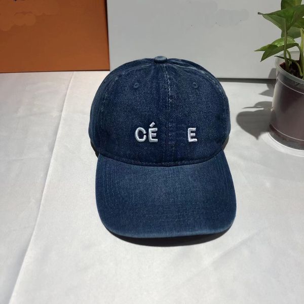 Chapeau de cowboy Broidé Baseball Cap Hip Hop Hap Hat Letter Caps pour femmes hommes Visor d'été en plein air Cap de canard pour hommes et femmes Bleu de mode de mode lavé