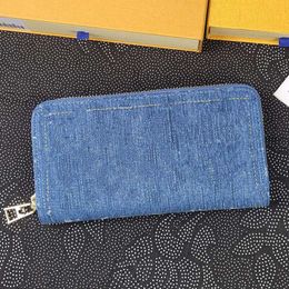 Cowboy M82958 Blue Denim Single Zip Wallet Card Portes de billetera Diseñadores de billetera de crédito Hombres y mujeres Pasaportes de moda Policita de monedas de negocios