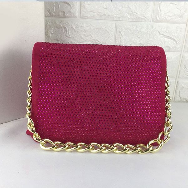 Bolso bandolera de gamuza con diamantes de imitación Cadenas Bolsos de hombro Bolso de diamantes axilares Bolso de mano liso de latón antiguo Carta Cerrojo Hardware Solapa Cartera de embrague Correa de cadena desmontable