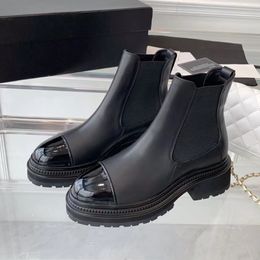 Automne / hiver Bottines à plateforme en cuir de veau noir mélangé Bottines Chelsea en cuir plat Bottines à enfiler à bout rond Chaussures de créateur de luxe Chaussures d'usine pour femmes