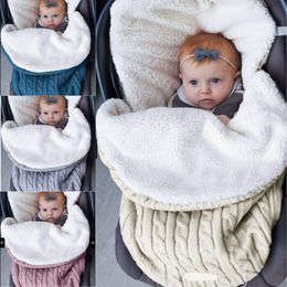 Enveloppe tricotée confortable et douce pour bébé - Sac de couchage chaud, couverture d'emmaillotage, sac de couchage pour poussette et chancelière