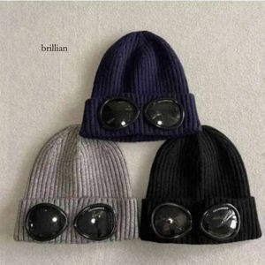 CP Deux lentilles Lunettes Lunettes Bonnets Hommes Chapeaux Tricotés Casquettes De Crâne En Plein Air Femmes Uniesex Bonnet Noir Gris Bonnet Gorros Company 2023 Hiver