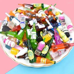 Hobbygereedschappen 10-50 stuks Mix Mini Hars Emulatie Drinkfles Miniatuur DIY Plakboek Telefoon Shell Patch Decor Voedsel Speelgoed Hoofddeksels Ornamenten