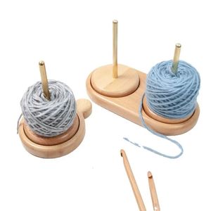 Outils d'artisanat Porte-fil en bois Filature Tricot Débutant Crochet Accessoires Stand Fil à coudre Bobine Boule de laine Enrouleur Rotation 231113