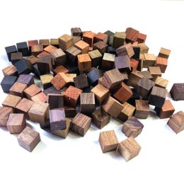 Artisanat 100 pièces/50pcs petits morceaux bois de santal palissandre 2*2*2 cm bloc Pixel bloc décoratif bricolage cube magique bloc bois noir