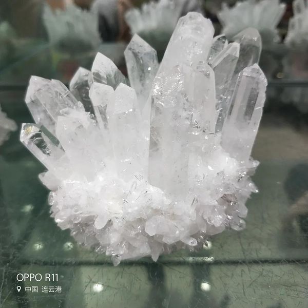 Artisanat Ferme Natural Clear Crystal Stone Beauter White Quartz Crystal Crystal Wand Point Cluster Reiki Guérison pour décor