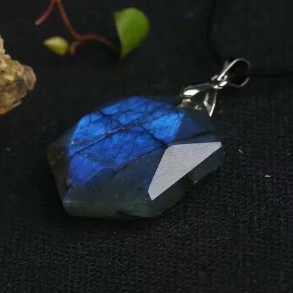 Artisanat Natural Phantom of the Blue Labradorite Quartz Crystal Pendant Pendential Hexagonal Pendant Crystal Stone Pendant Reiki Guérison pour cadeau + RO