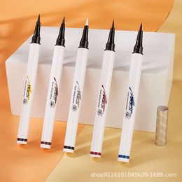 Crayon maquillage intrekbare eyeliner potlood zwart en bruine potloden automatisch roterende zweetdichte natuurlijk gemakkelijk te dragen make -up wenkbrauw