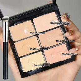 Couverture de palette de correcteurs de mousse crémeuse Cercles d'œil foncé Matte Highlight Bright Ton du teint Mydratant Cream Cream 240327