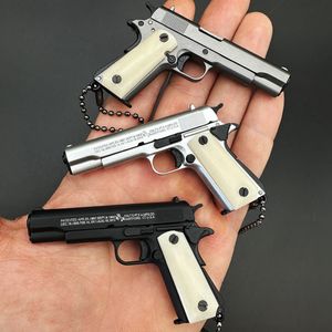 Creative 1: 3 Cowbone Handle 1911 Metal Pistol Model Toys Keychain Mini Gun Keychain Accessoires Pistool Pistool Key Chain Cool Guns Keychains For Men 067