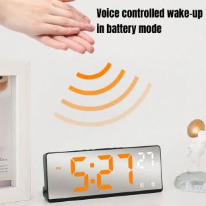 Creative Alarm Clock LED Digitale elektronische klok achtergrondverlichting Nachtlicht Grote getallen kloktemperatuur kalender thuisdecoraties