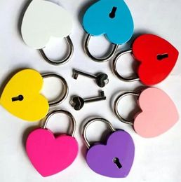 Creative Alloy Heart Shape Keys Hangslot Mini Archaize Concentrische slot Vintage oude antieke deursloten met toetsen Nieuwe Pure Colors P1101