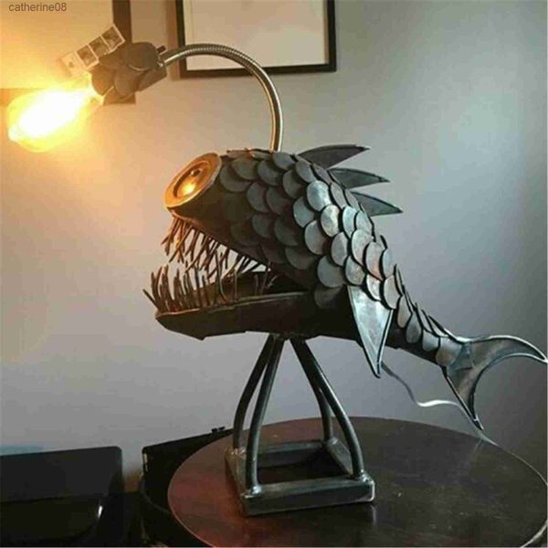 Creative Angler Fish Lámpara de escritorio Shark Desktop Night Light USB Metal Art Lantern Mesa Decoración Dormitorio Decoración del hogar Regalo L230711