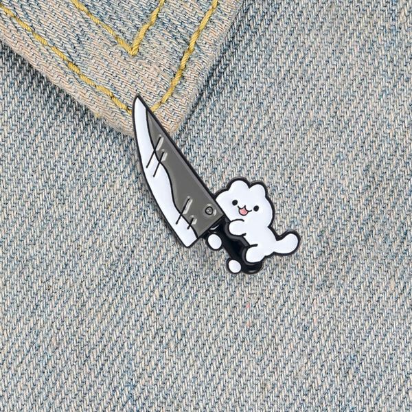 Viñetas de animales creativas, pequeño gato lindo que sostiene un cuchillo grande, broche para ropa, insignia