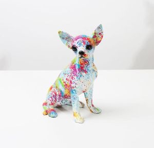 Art créatif Chihuahua Statue Figure coloré petits ornements résine chien décoration de la maison moderne Simple bureau bureau Craft4859178