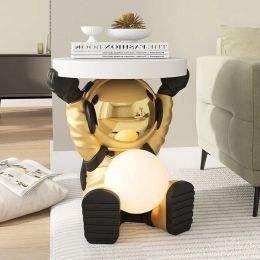 Figuras de astronautas creativas Mesas de café Muebles de la sala de estar Sofá Mesa lateral Mesa de noche de luz de noche decoración de la habitación moderna