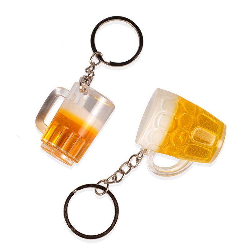 Creative Beer Mug KeyChain Pendant Simulation Tumblers Straight Cup Keychains Bagage Decoration Personlig present Nyckelring