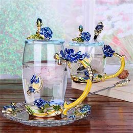 Creative Blue Rose Emaille Crystal Tea Cup Koffiemok Vlinder Rose Geschilderde Bloem Water Cups Duidelijk Glas met Lepel Set 210804