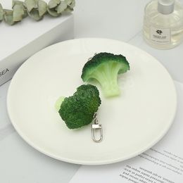 Porte-clés de brocoli simulé de dessin animé créatif pour femmes hommes série de légumes sac de voiture accessoires porte-clés