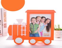 Creatieve Cartoon Trein Fotolijst Kinderen En Baby's Fotolijst voor Tafel Plastic 7 inch Fotolijsten Muur Opknoping6797190