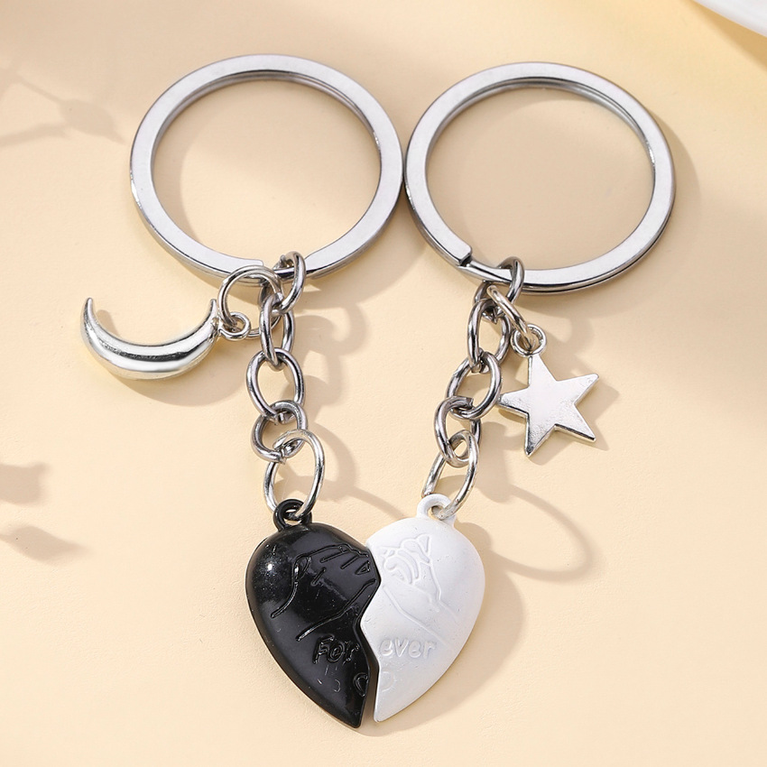 Creative couple magnetic black and white love pair of keychain schoolbag phone case decorative pendant