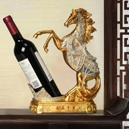 Artesanías creativas, marco de soporte de vino tinto de resina, caballo dorado, decoración del hogar, escultura artística ornamental, figuras de decoración, regalo 240104