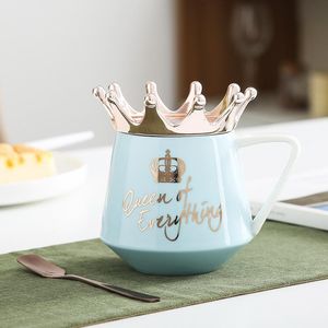 Créative Crown Ceramic Tug Pink Cake Caxe Nordic Milk tasse de cuillère avec des couvercles de café Masse de vacances Souvenirs Gift RRA91