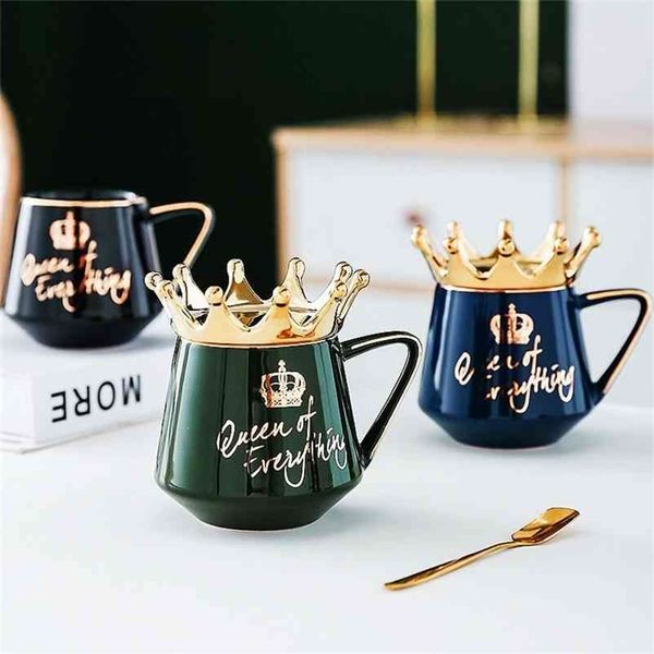 Tazas de tema de corona creativa Taza de café de leche de cerámica Reina de todo Taza de alta calidad con regalo de tapa para novia 210804