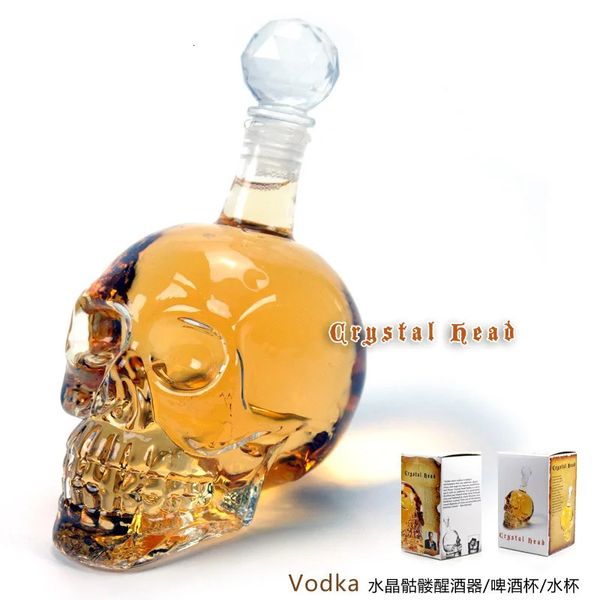 Creative Crystal Skull Head Bouteille en verre Whisky Vodka Bar à vin Carafe Whisky Bière Spiritueux Coupe Transparent Gobelets 240119