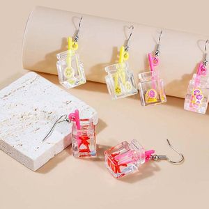 Pendientes colgantes de copa creativa para mujer, botella de cristal de fruta divertida, pendientes colgantes novedosos, regalos de joyería para niñas y mujeres