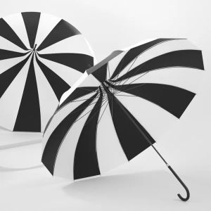 Design créatif parapluie de golf à rayures en noir et blanc