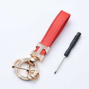 Porte-clés créatif en cuir diamant pour hommes et femmes, joli pendentif de sac exquis, beau cadeau de fête, porte-clés de voiture rouge