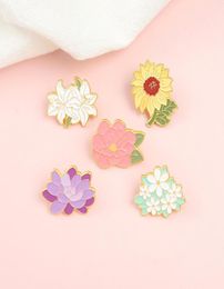 Broses de fleurs créatives broches en émail dur Badges de plante en alliage zinc Lily sac à dos collier de la collection décor