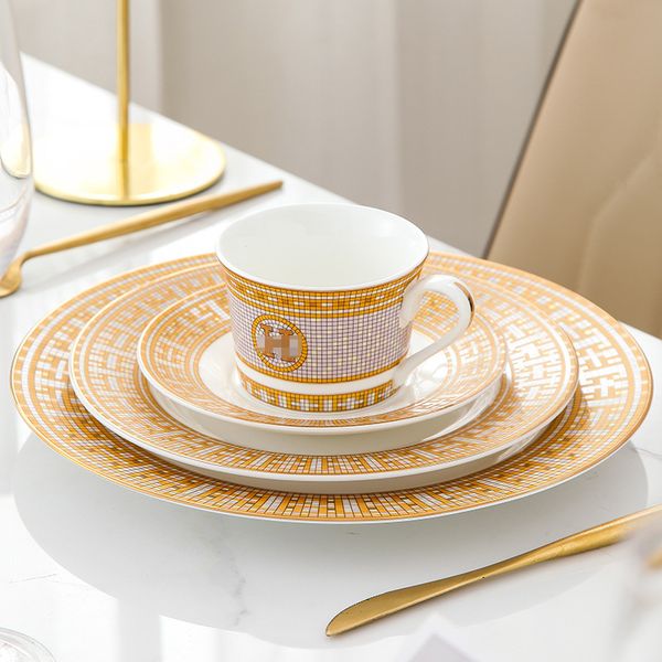 Creative Golden Mosaic Ceramic Disk Hotel Western Plats Western Samples Salle Plats de maison Assiette de table européenne