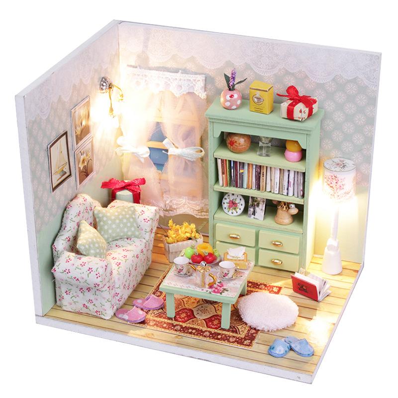 Creatieve Handgemaakte Miniatuur Doll House DIY Wood Monteer Poppen Huis met Mini Meubels Dust Cover Dollhouse Model Building Kit