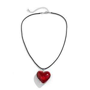 Creatieve hartvormige hangende ketting Dames kleurrijke perzikpatroon sieraden accessoire