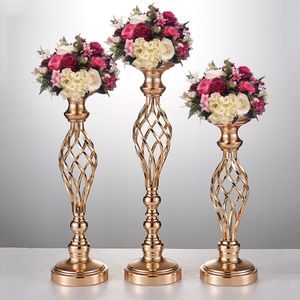 Creatieve Hollow Gold Metal Candle Houders Wedding Road Lood Tafel Bloemrek Huis en Hotel Vazen Decoratie 1 Partij = 10 Stks