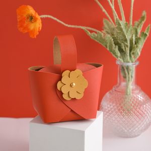 Creatieve Lederen Geschenkdoos Party Kleine Handtas Vorm Bloem Temperament Effen Kleur Bonbondoos Met Hand Gift Bag Bruiloft Benodigdheden MJ0288