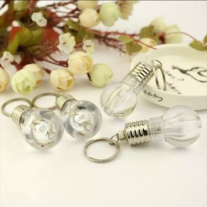 Mini ampoule lumineuse LED créative, porte-clés lumineux coloré, pendentif pour sac de vêtements, petit porte-clés bijoux cadeau, prix en vrac