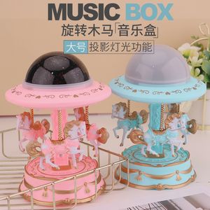 Creatieve verlichting Projectie Merry-go-round Music Box Roterend kleurrijk LED-sterprojectie Licht Octaaf Wind-up speelgoed