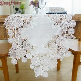 Creative luxe fête de mariage décoratif brodé dentelle blanc polyester lin chemin de table lit drapeau meuble TV armoire couverture 211117