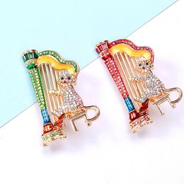 Creatieve muziek Cat broche spelen Harp Musician Multicolor Rhinestone Cartoon Animal Broche Pins Coat Jewelry Gift