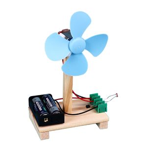 Creatieve nieuwe student DIY lichtregeling fan handgemaakte materialen om kleine productie puzzel model speelgoed Wetenschap te assembleren