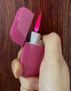 Creative Pink Flame Jet Lighter draagbare turbo butane gas metaal lichter buiten winddicht schattige sigarettenaansteker cadeau voor meisjes1674877